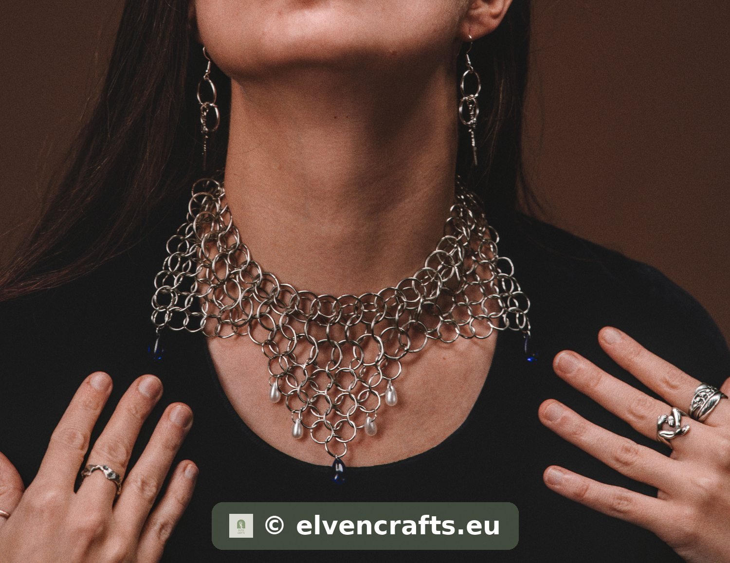 01 7m302516 2 azure harlequin collar