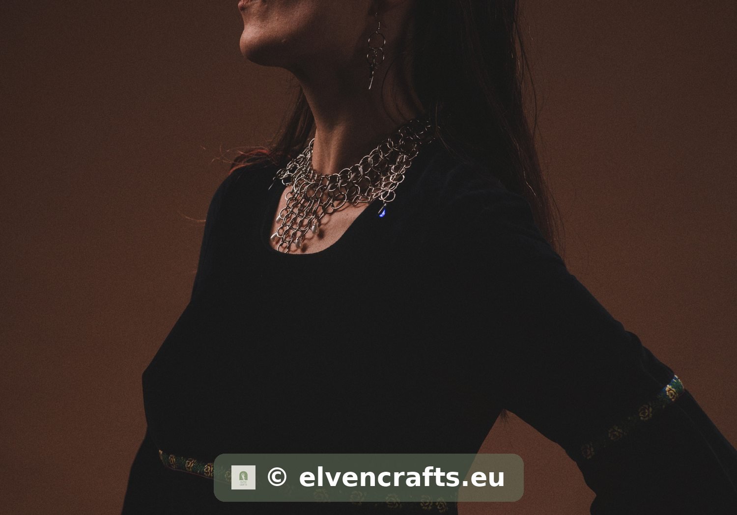 02 7m302531 2 azure harlequin collar