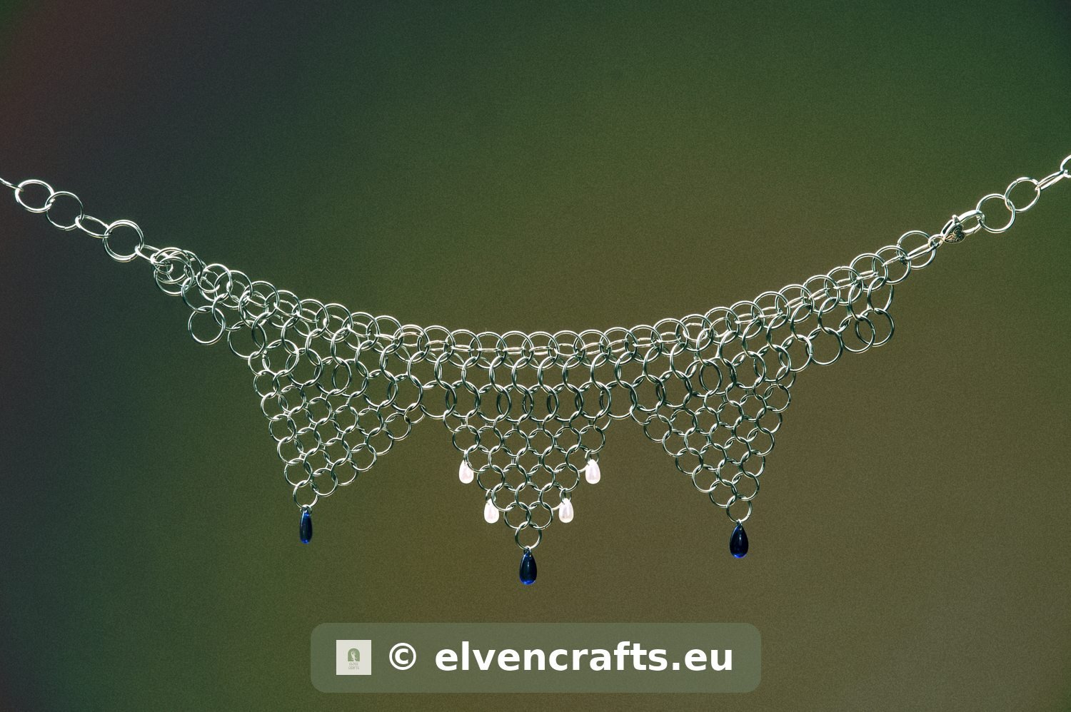 04 7m302189 2 azure harlequin collar